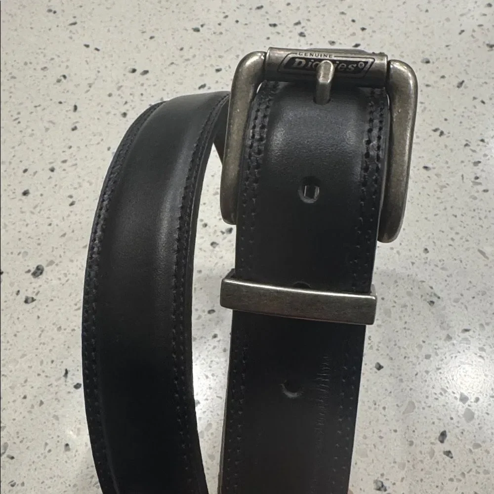 Dickies Genuine Men's Black Leather Belt Casual Work Sleek Size 44 NWOT